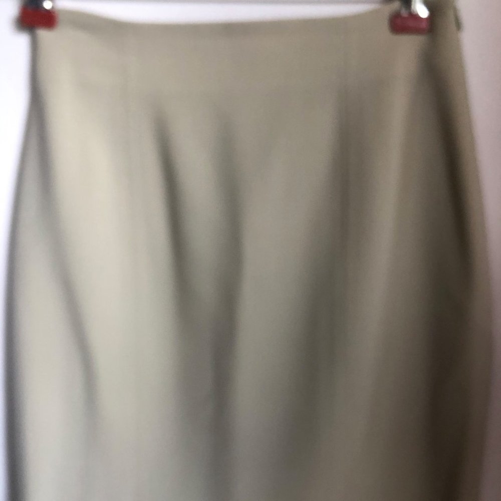 Apriori Lightweigt Pale Green 1980's Fitted Skirt
